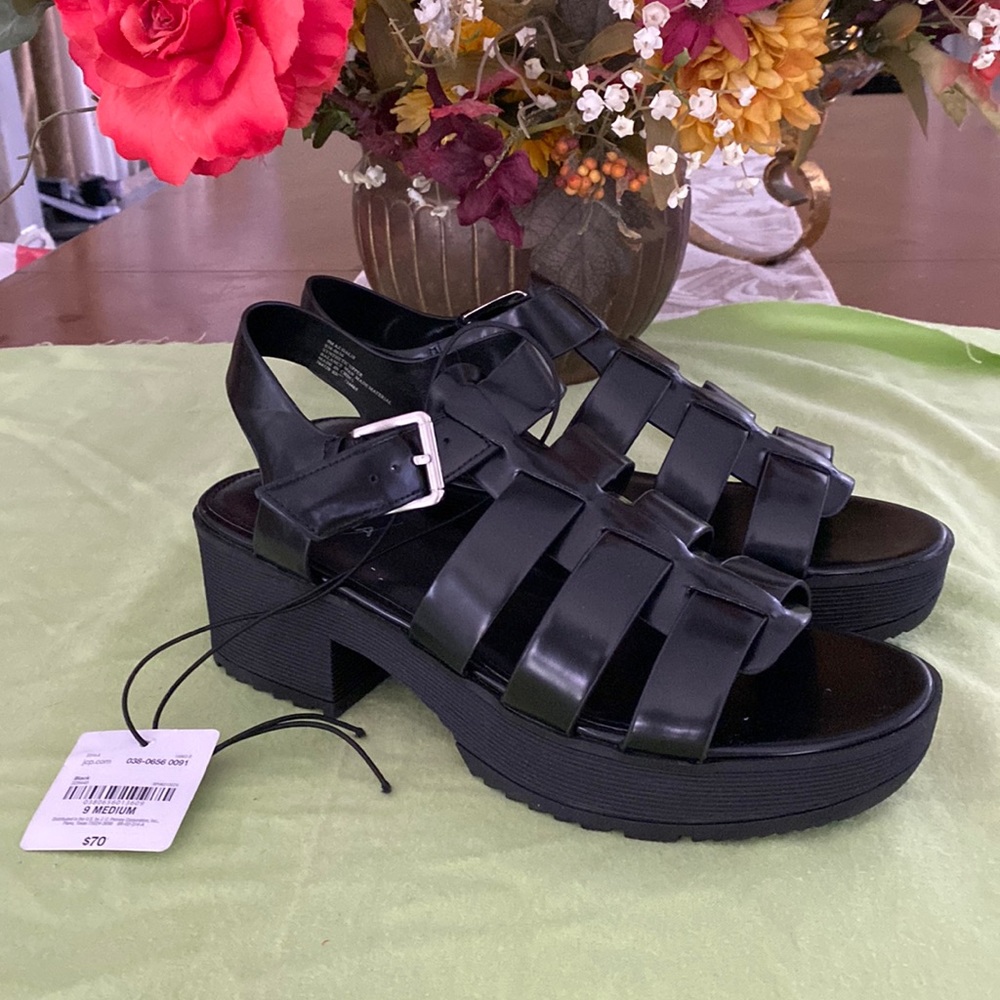 Sz 9 Block heels sandals